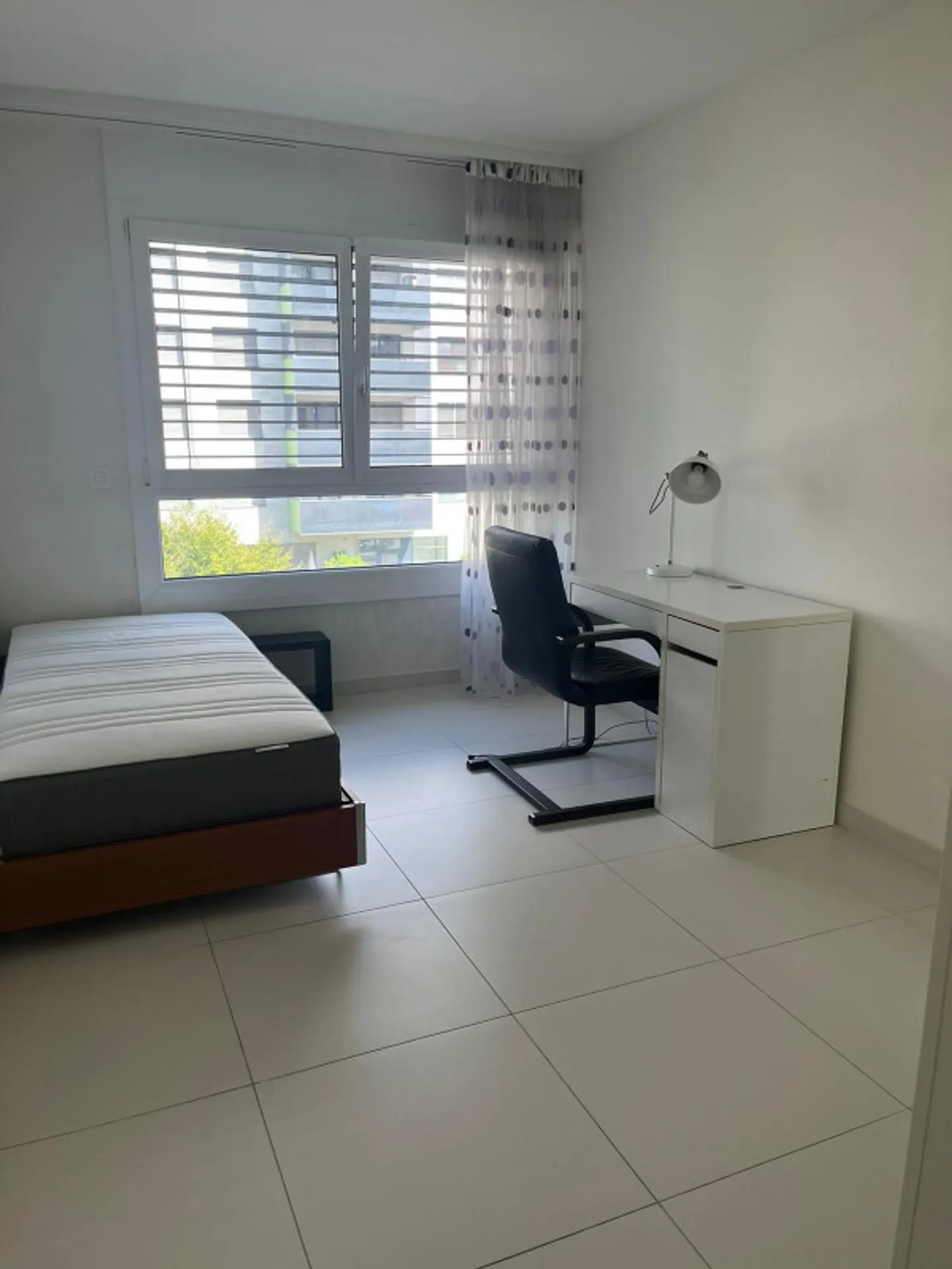 Camera in un bell'appartamento situato a Petit Lancy - Foto 1 di 8