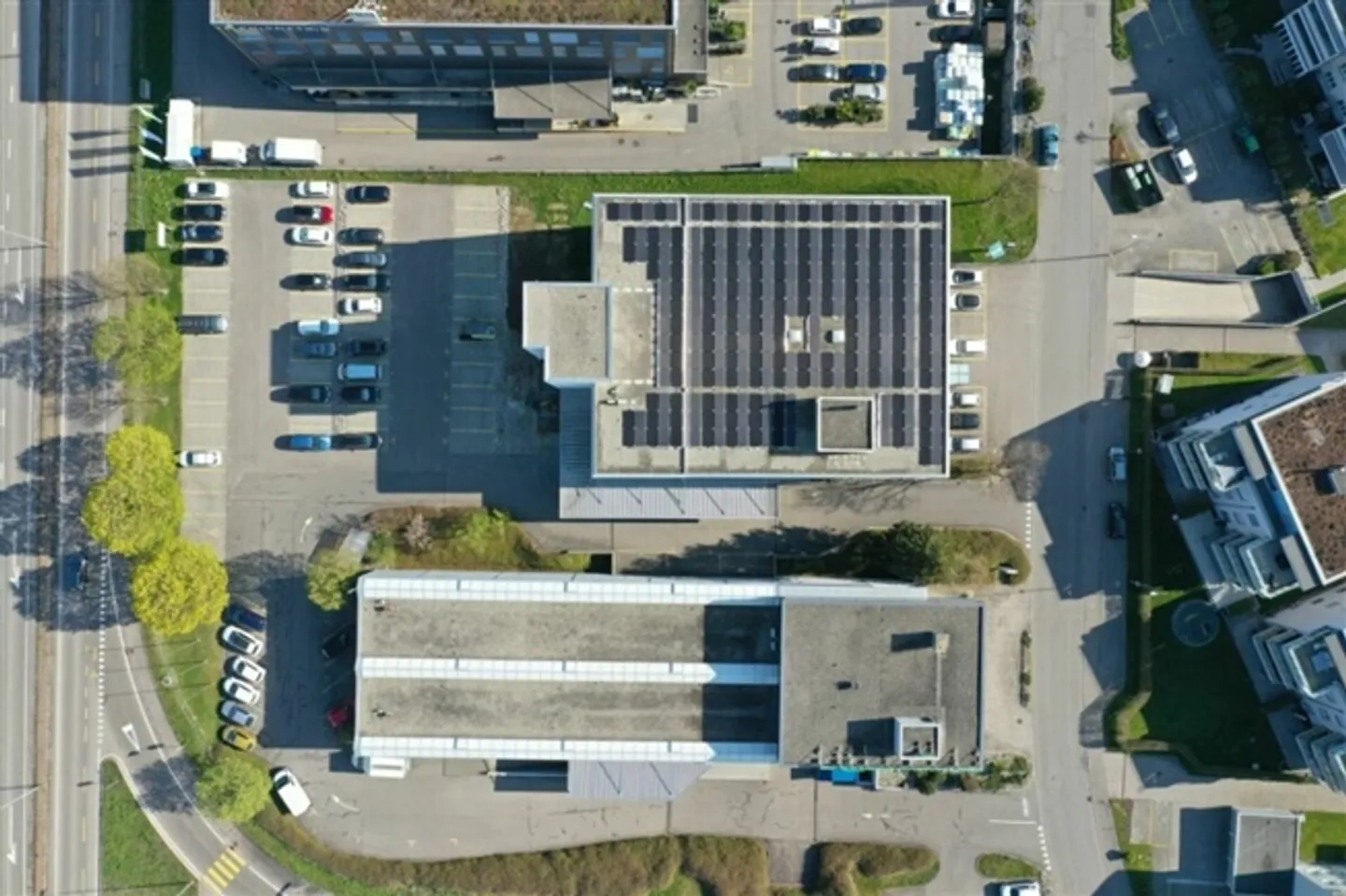 Geräumige Gewerbe- und Büroflächen - Foto 8 von 9