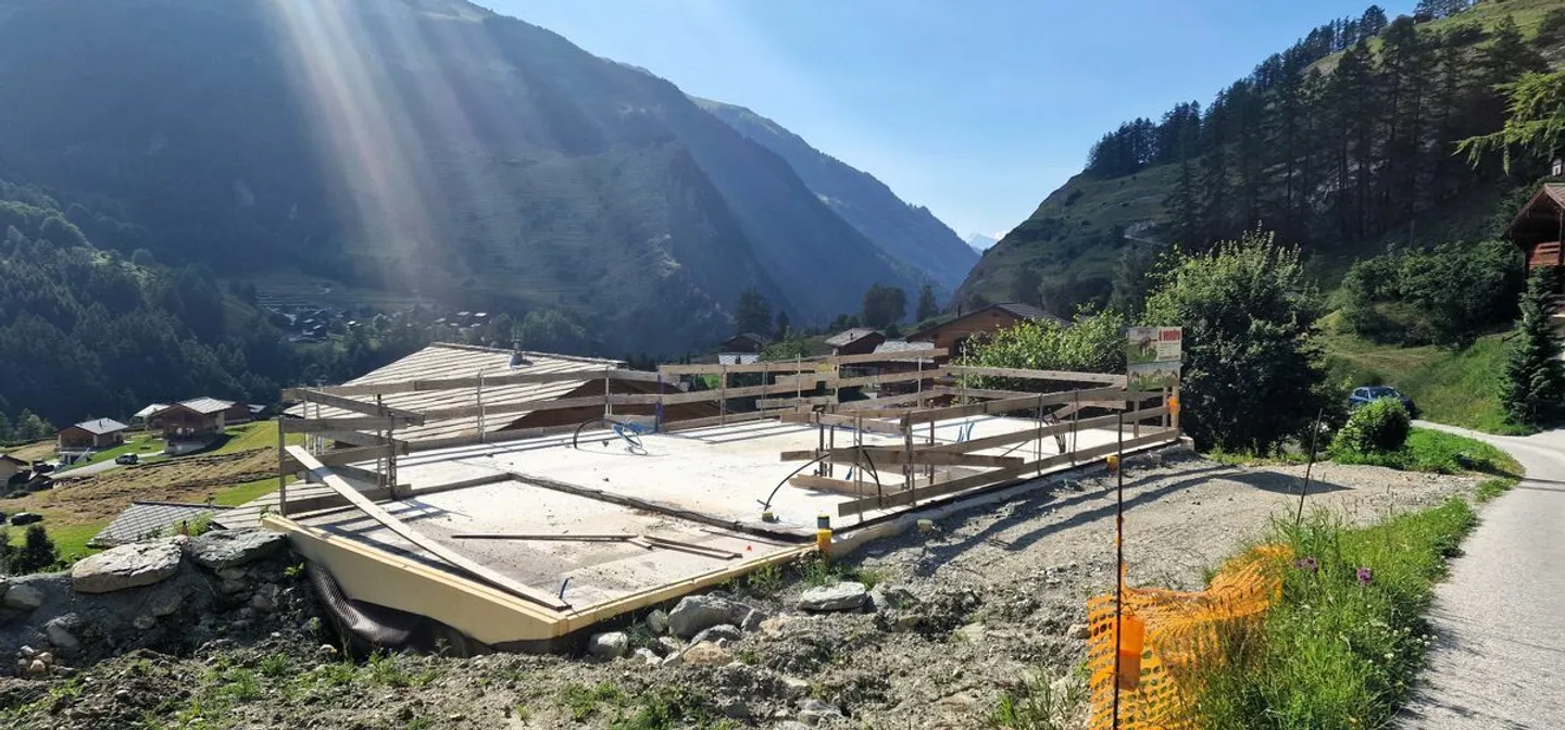 Chalet im Bau in Evolène - Foto 2 von 6