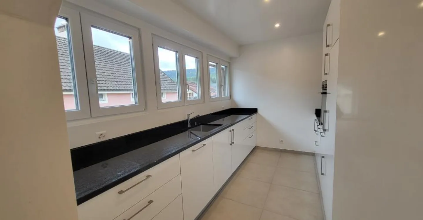 Appartement Charmant à Couvet - Photo 2 sur 11