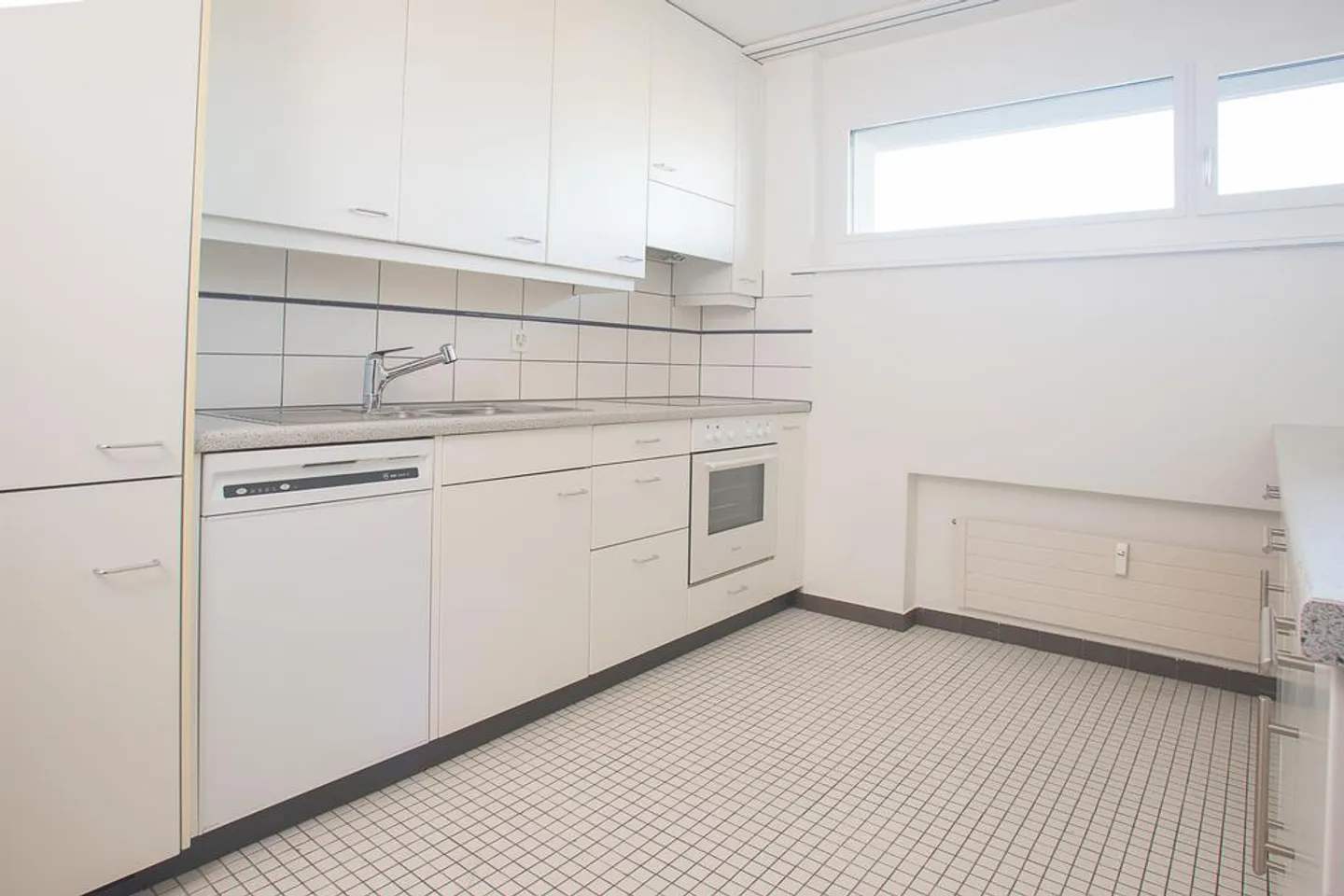 Grosszügige Wohnung mit Balkon - Foto 3 von 9