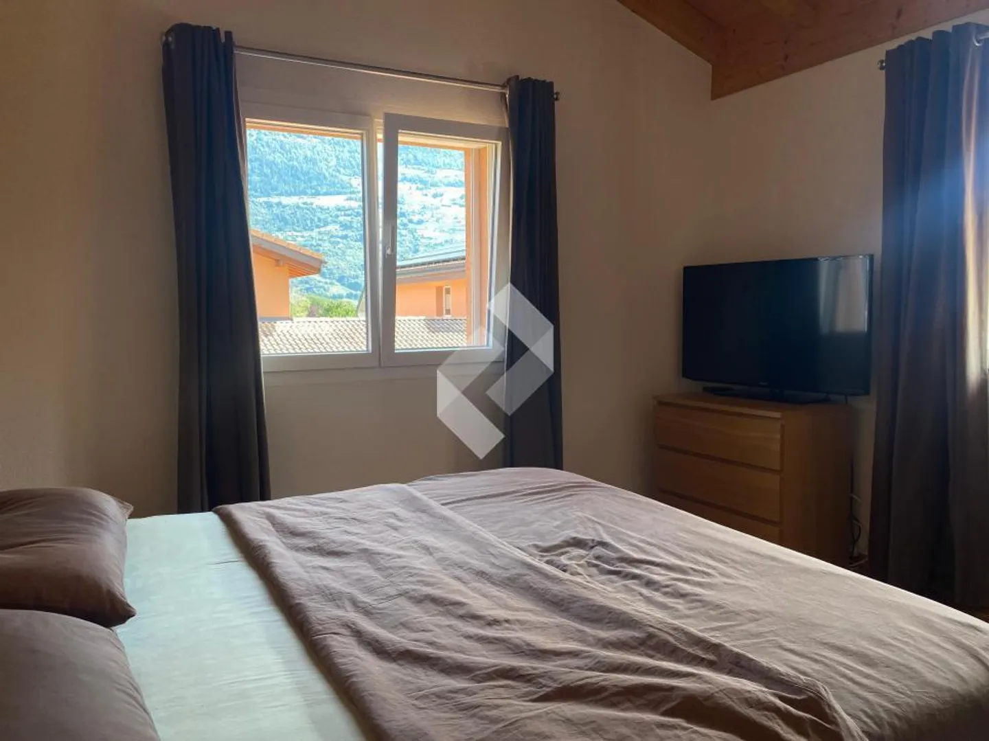 Coup de coeur : villa mitoyenne de 4.5 pièces avec terrasse plein Sud ! - Photo 9 sur 13