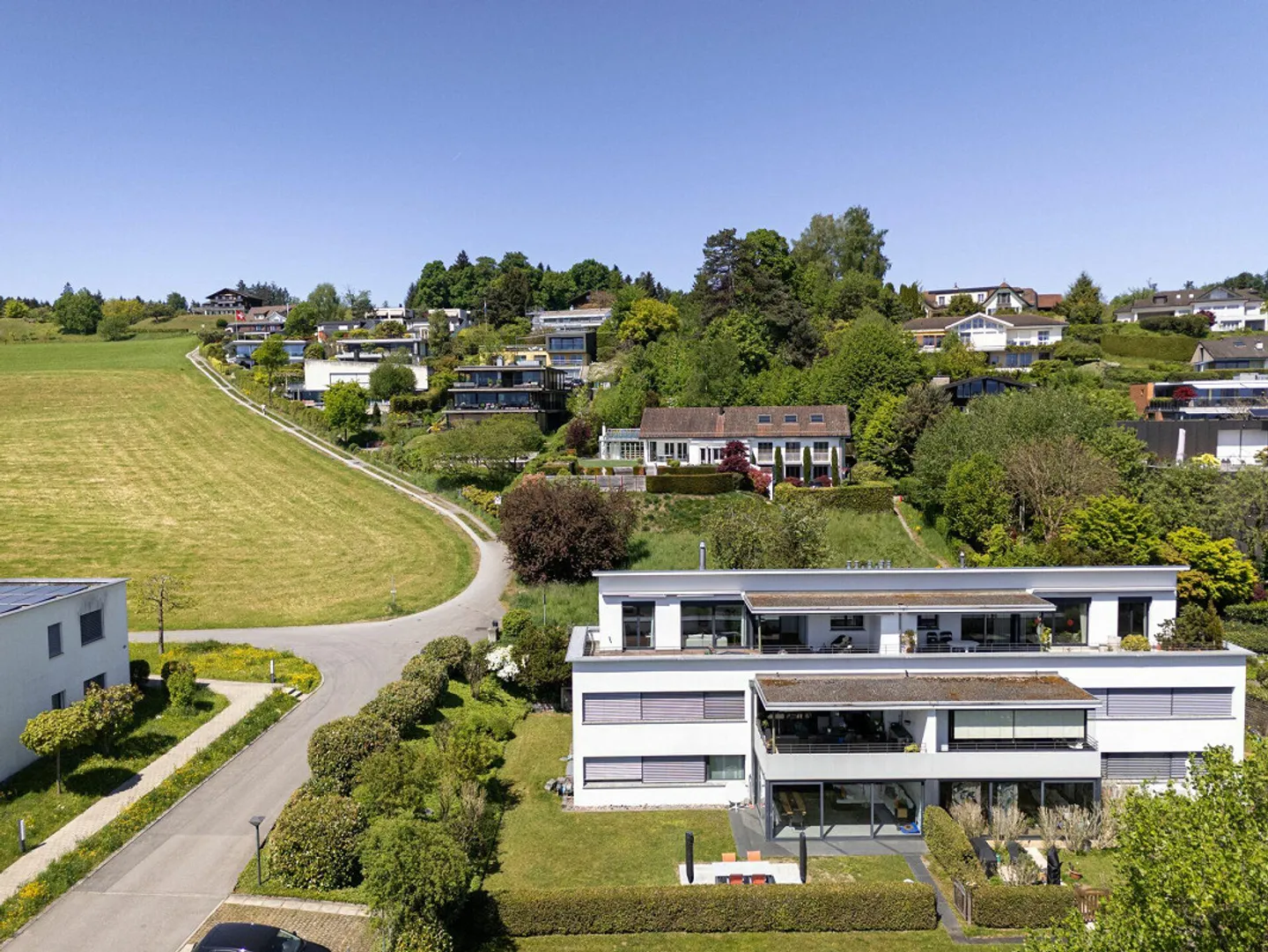 Penthouse apartment with Alpine panorama in Meggen - Photo 2 of 12