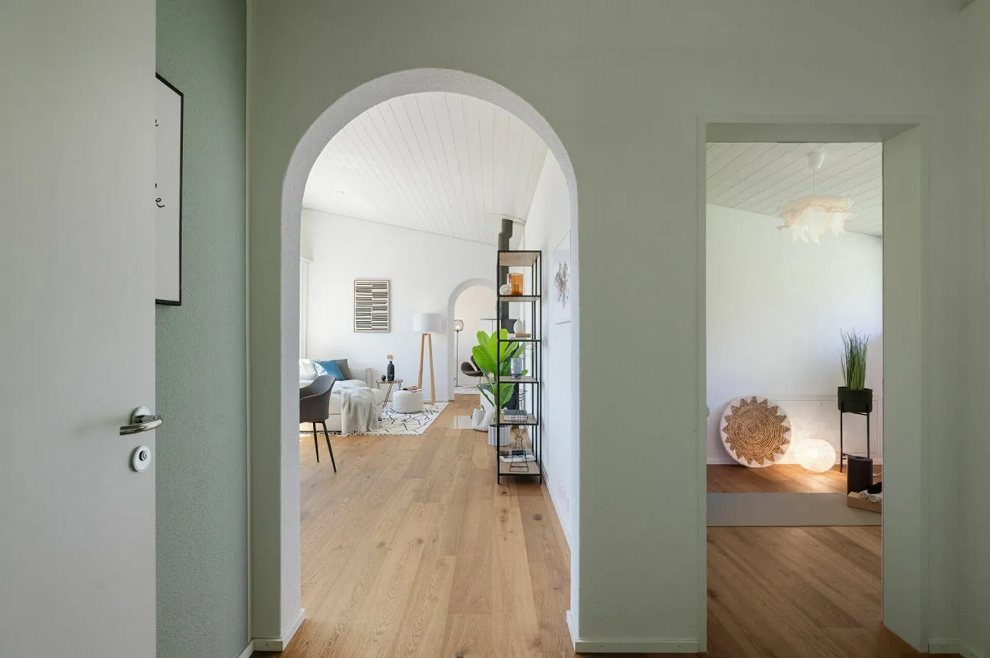 Penthouse apartment with Alpine panorama in Meggen - Photo 3 of 12