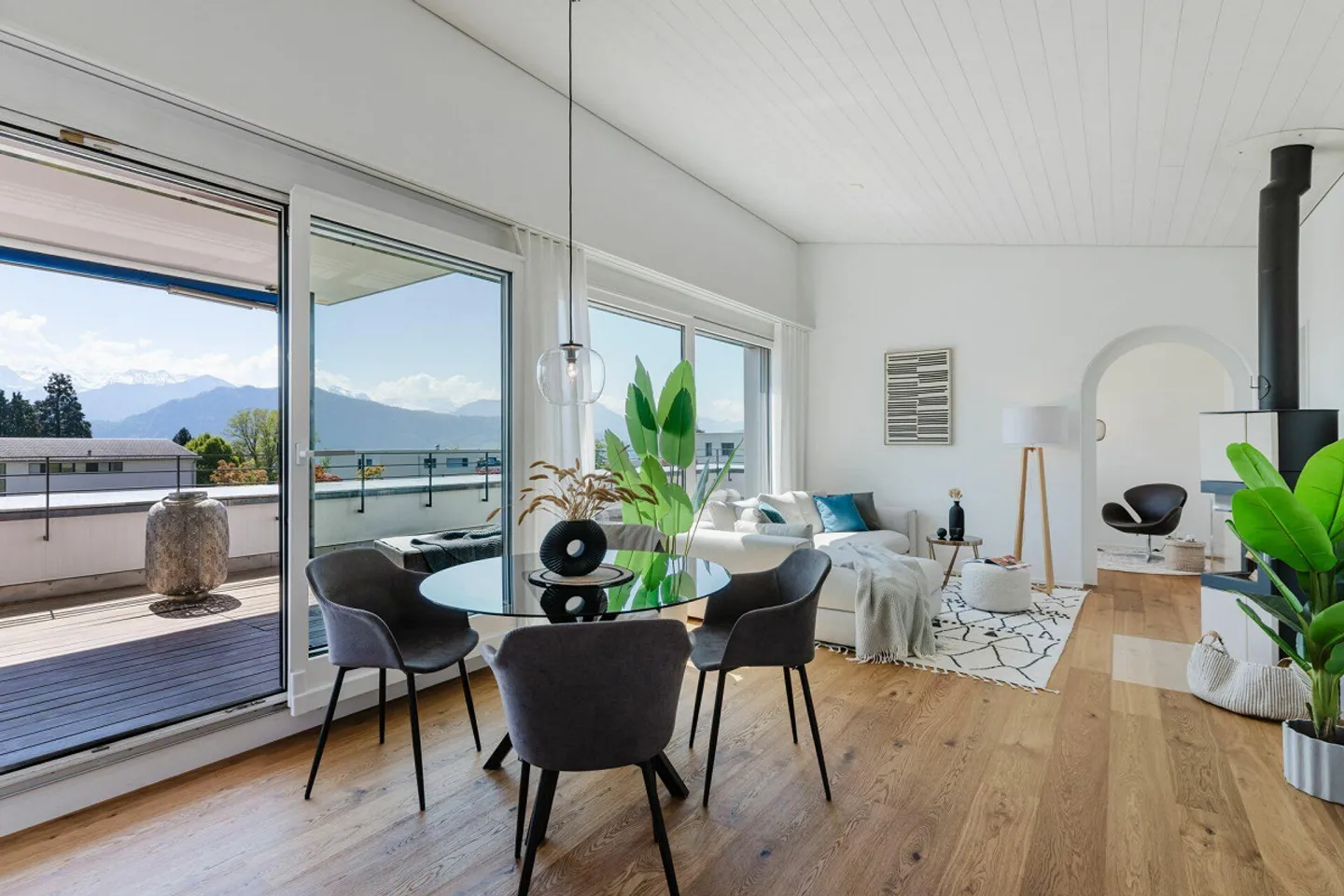 Penthouse apartment with Alpine panorama in Meggen - Photo 4 of 12