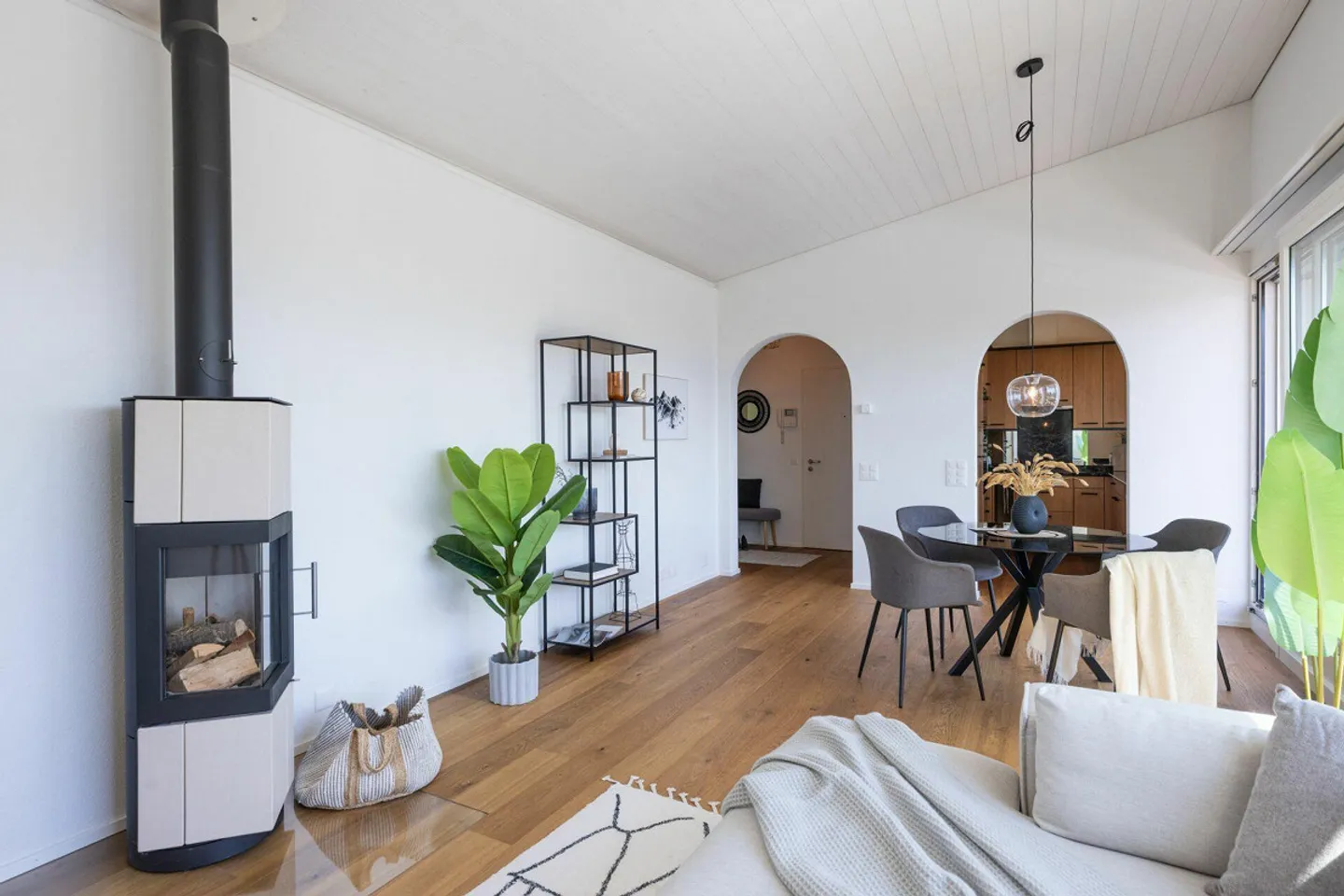 Penthouse apartment with Alpine panorama in Meggen - Photo 5 of 12