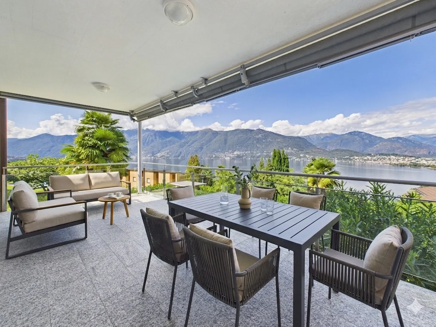 Charming 3.5-room apartment with breathtaking views of Lake Maggiore - Photo 1 of 13