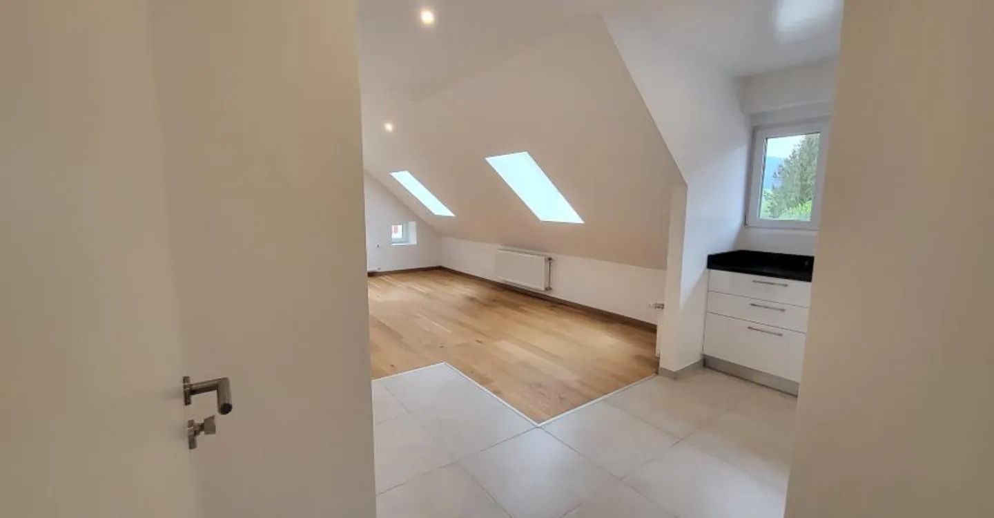 Appartement Charmant à Couvet - Photo 3 sur 11