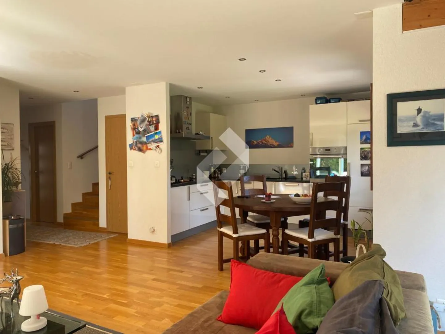 Coup de coeur : villa mitoyenne de 4.5 pièces avec terrasse plein Sud ! - Photo 2 sur 13