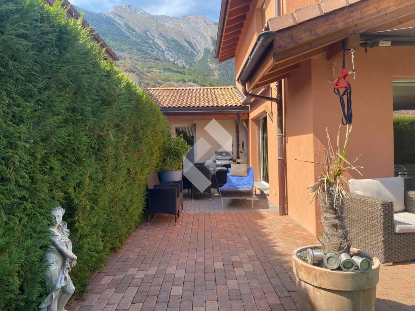 Coup de coeur : villa mitoyenne de 4.5 pièces avec terrasse plein Sud ! - Photo 4 sur 13