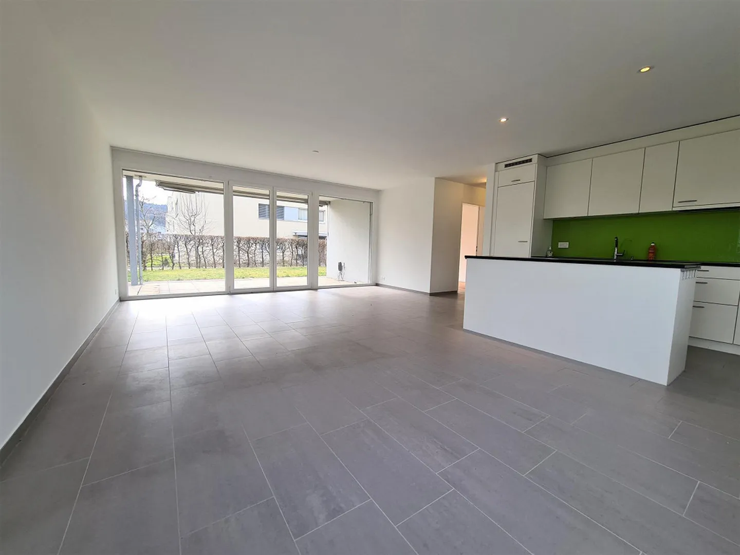 Appartamento con giardino | Ottimamente situato | Vicino a Baden - Foto 2 di 10