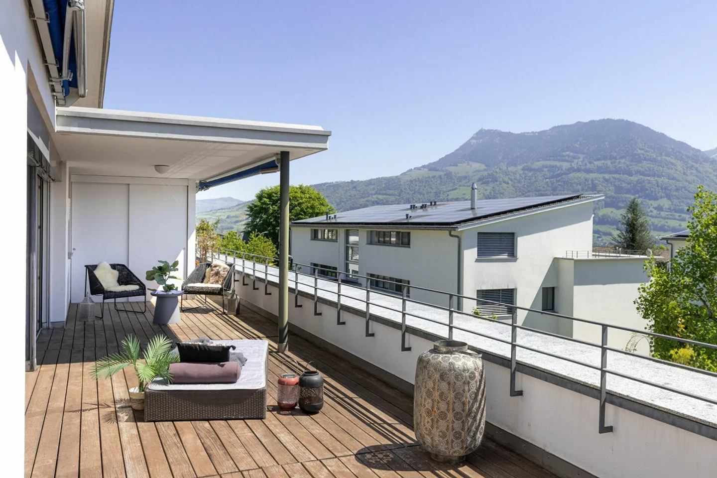 Penthouse apartment with Alpine panorama in Meggen - Photo 11 of 12