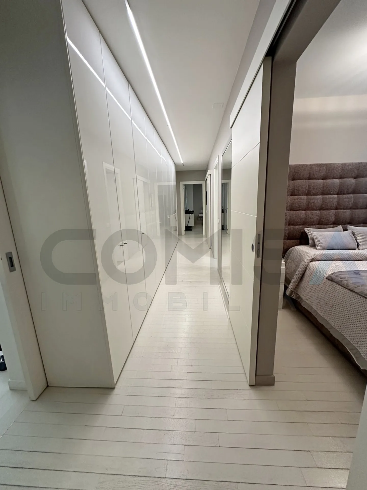 Elegant Apartment with Garden - Photo 7 of 10