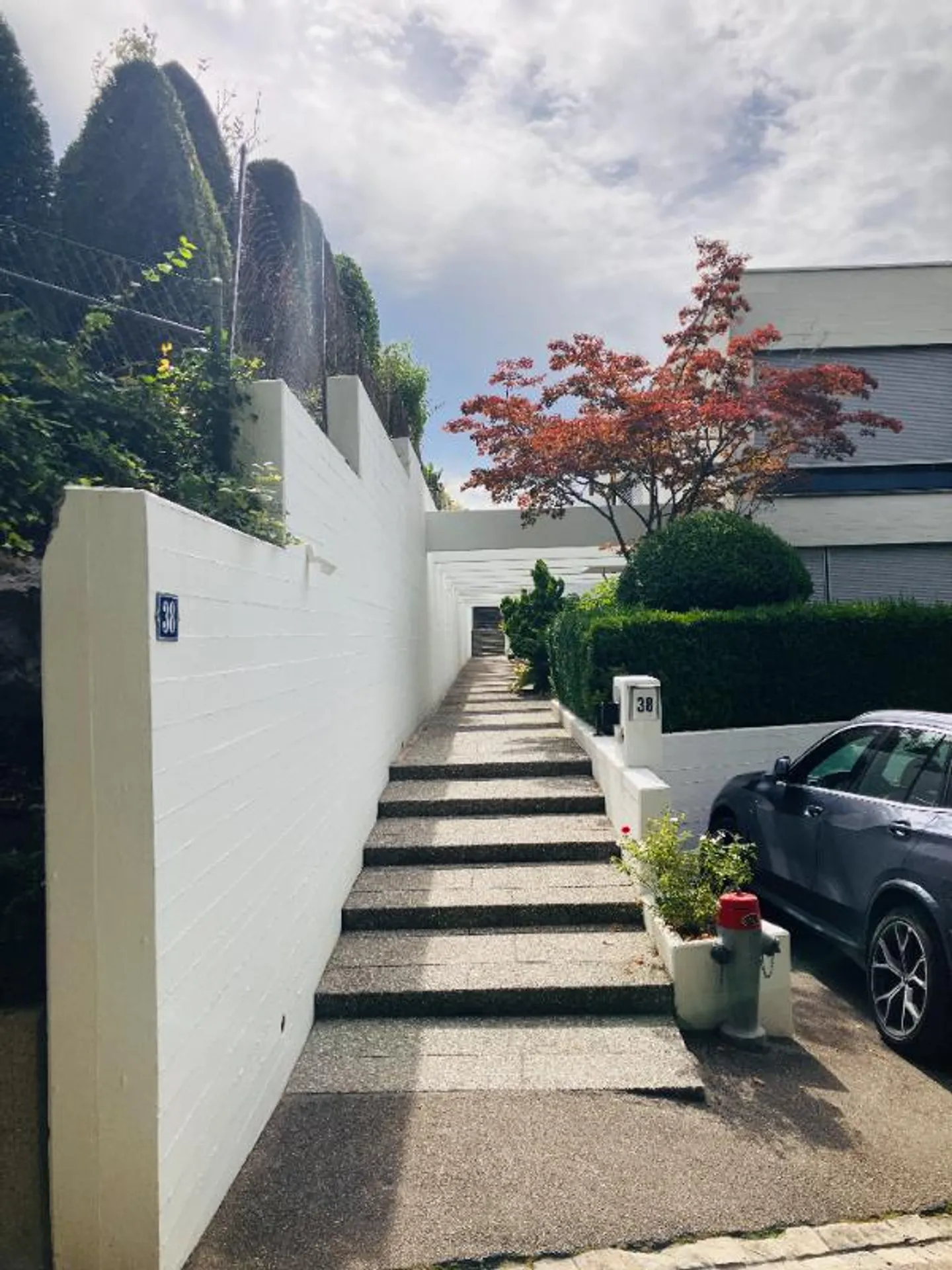 Your Home with Lake Zurich View – Living with a View and Potential - Photo 2 of 8