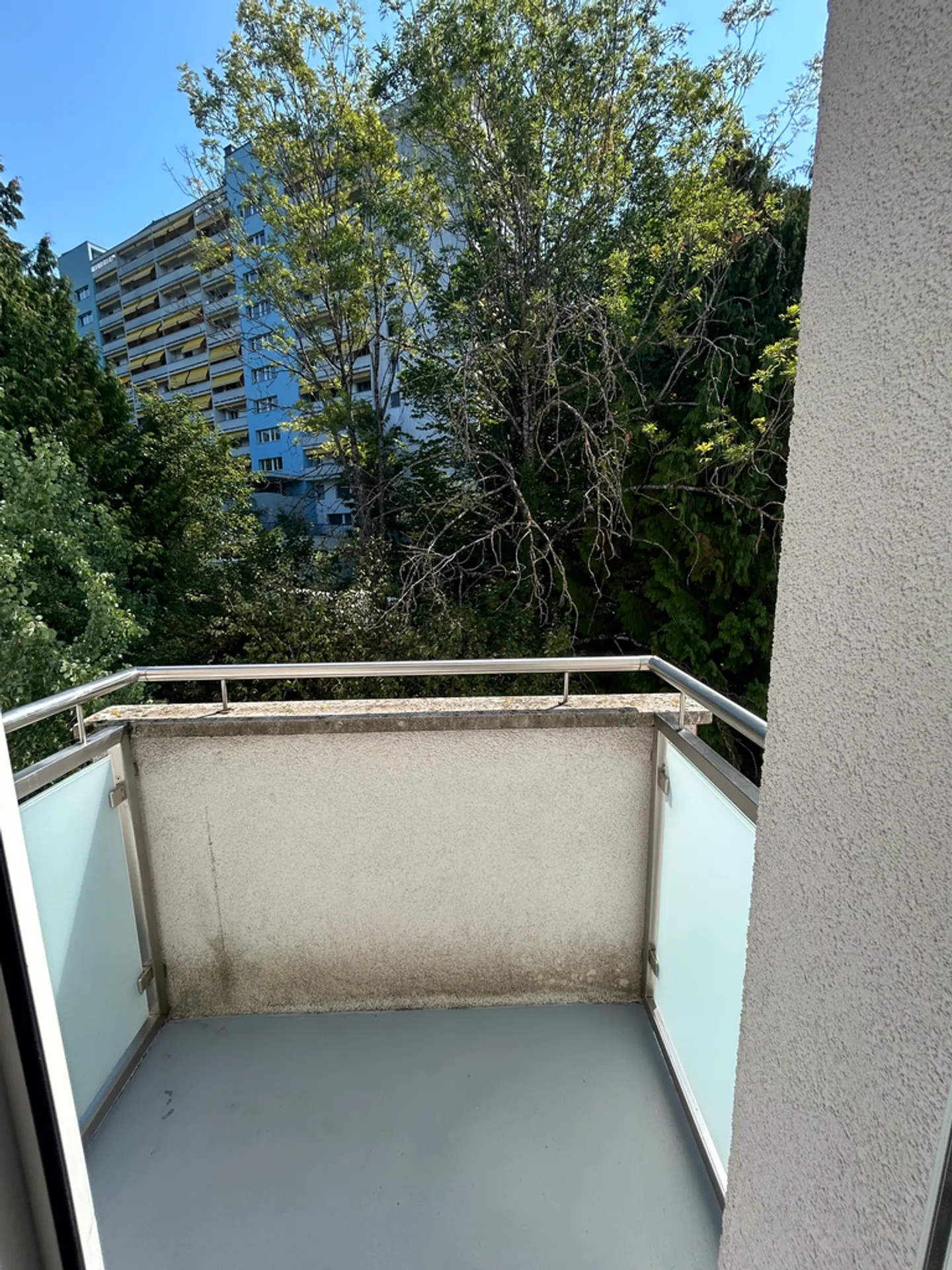 Charming Apartment with Balcony - Photo 9 of 10