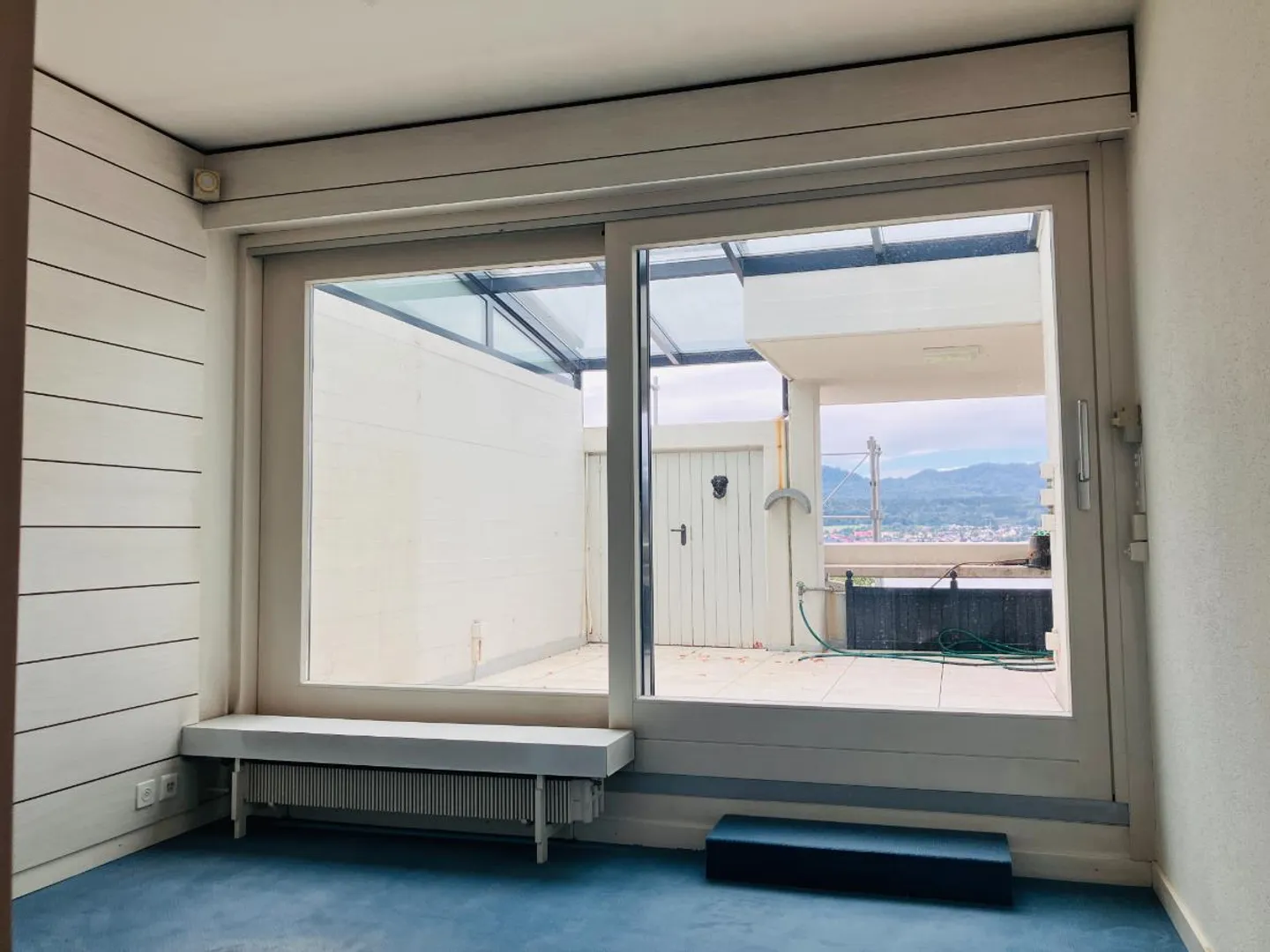 Your Home with Lake Zurich View – Living with a View and Potential - Photo 8 of 8