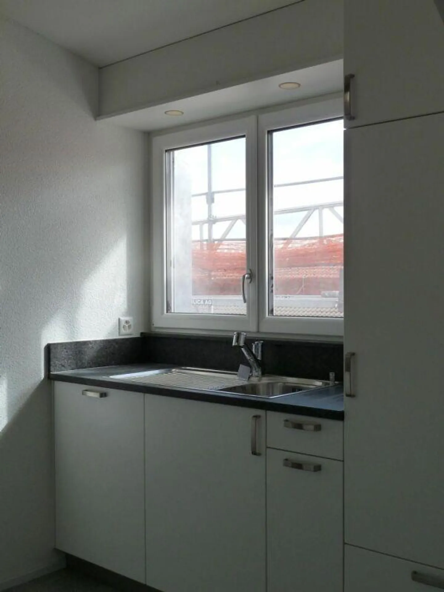 Modern 3.5 Room Penthouse Apartment - Photo 4 of 6