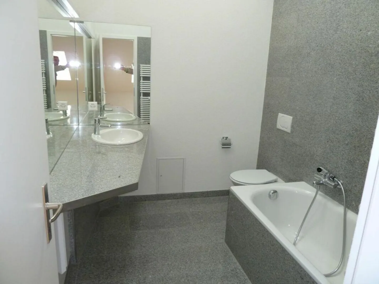 Modern 3.5 Room Penthouse Apartment - Photo 5 of 6