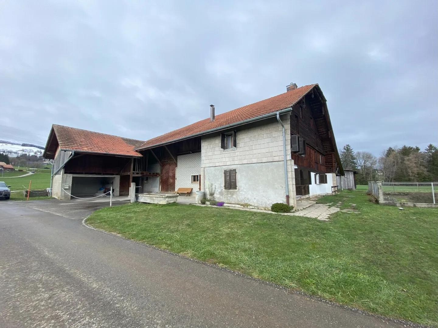 Historischer Bauernhof zu vermieten, nur wenige Schritte vom See entfernt - Foto 1 von 12