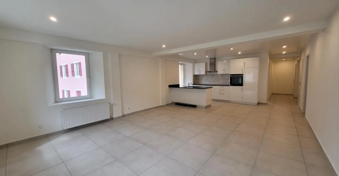 Appartement Charmant à Couvet - Photo 2 sur 8