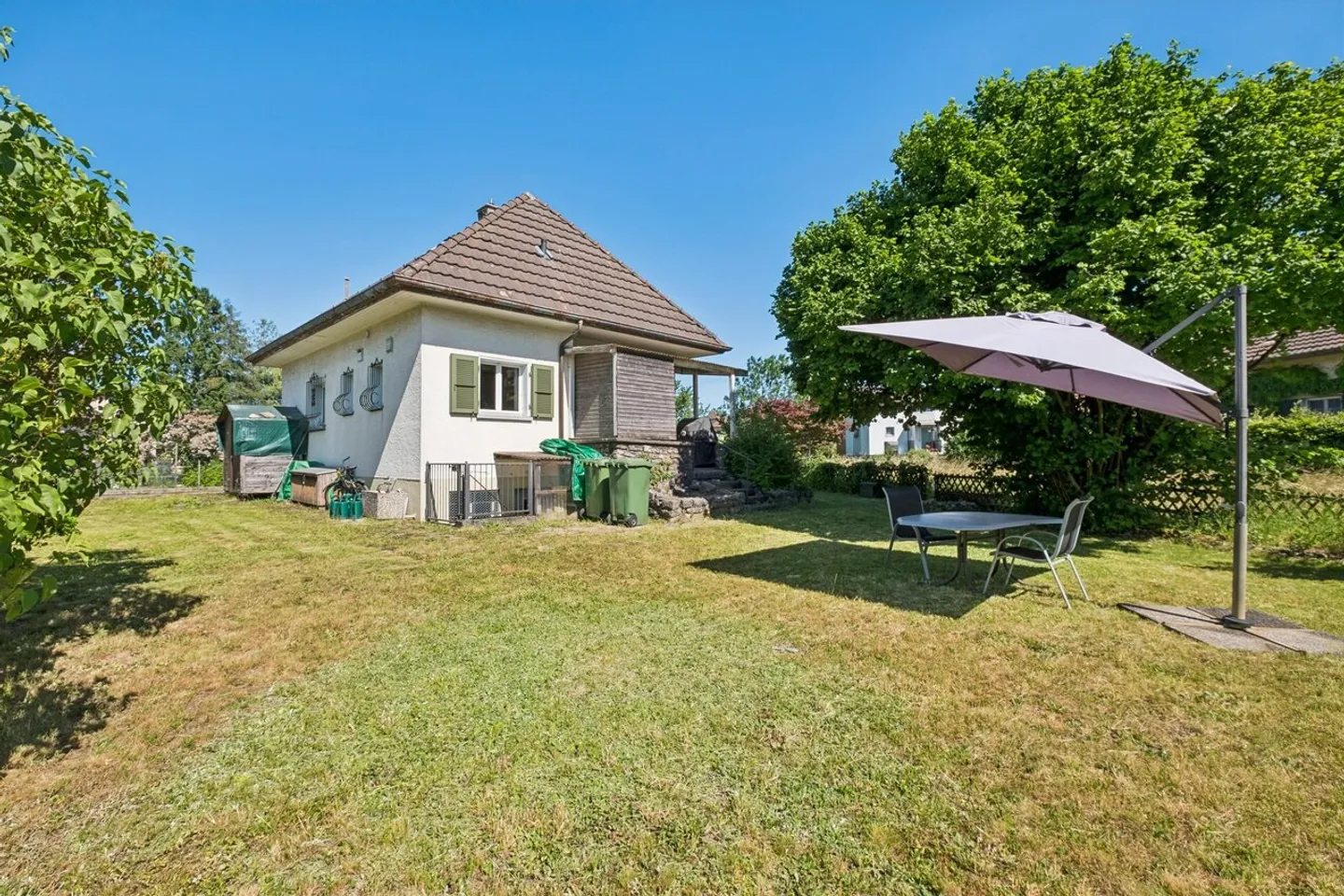 Charmantes Einfamilienhaus mit Garten - Foto 1 von 9