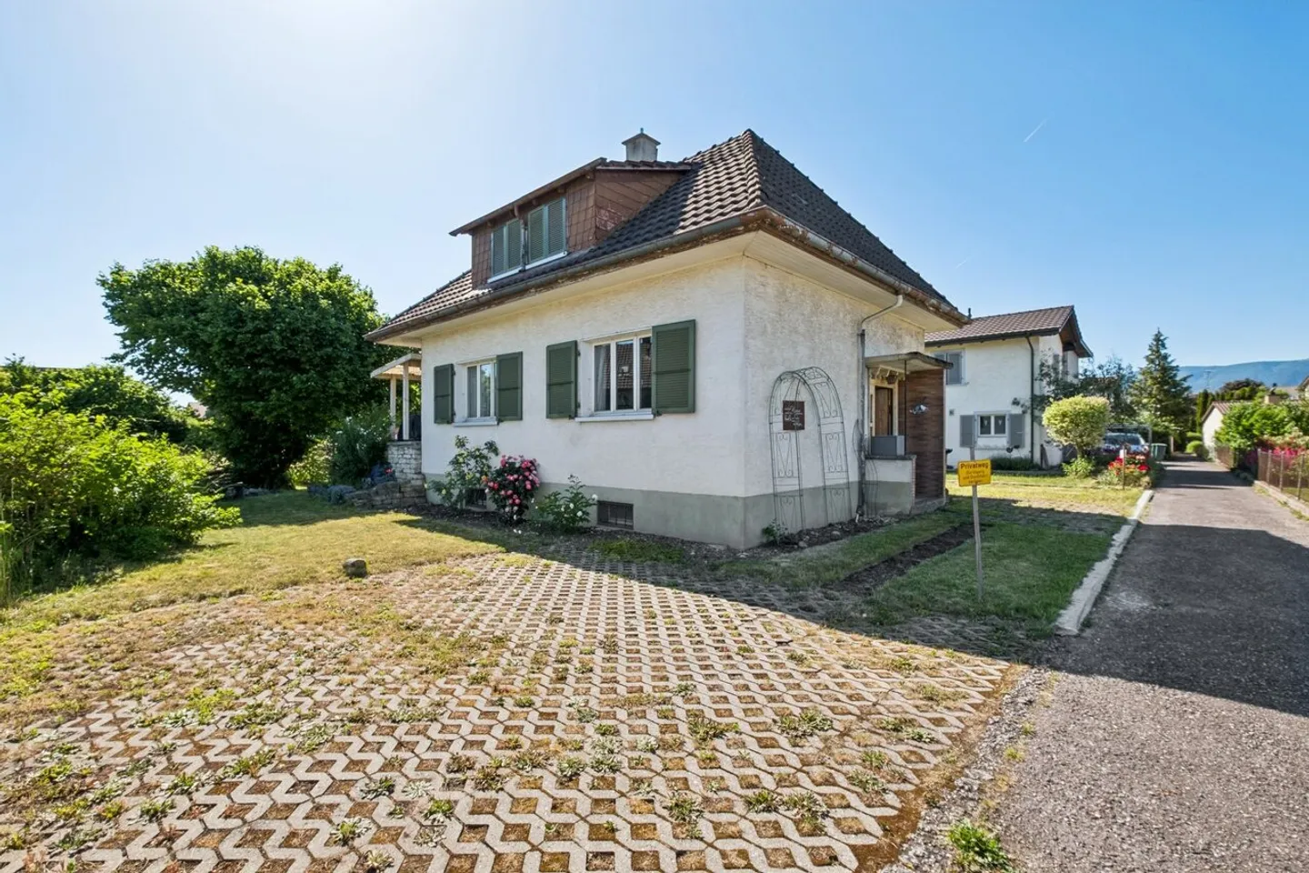 Charmantes Einfamilienhaus mit Garten - Foto 8 von 9