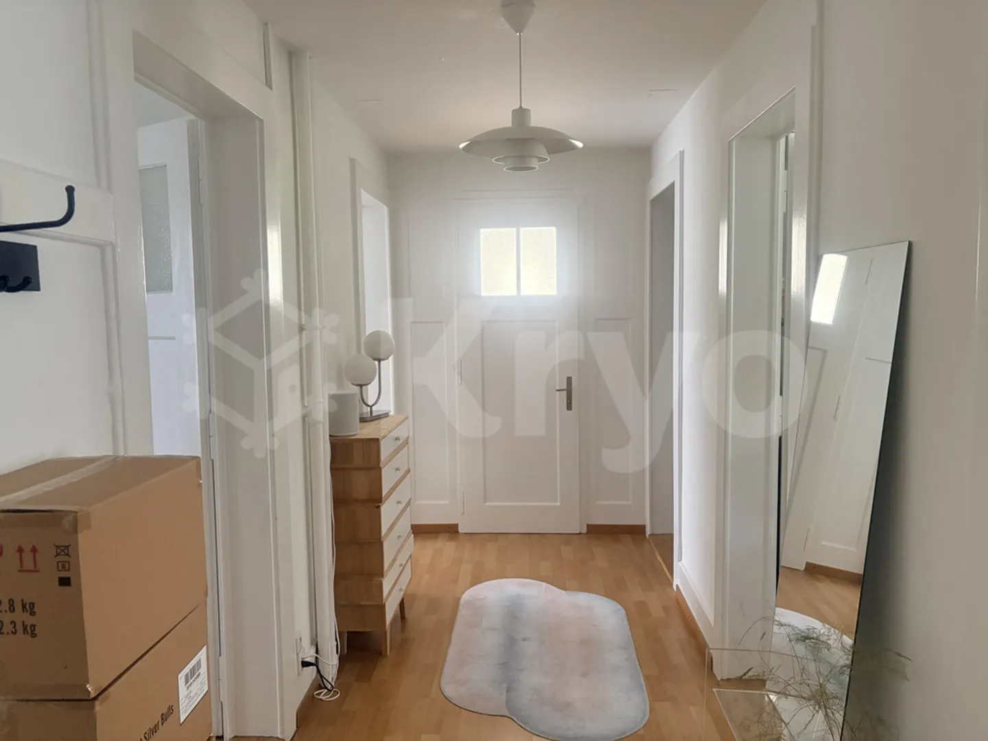 BEAUTIFUL 4-ROOM BRIGHT APARTMENT - Photo 7 of 12