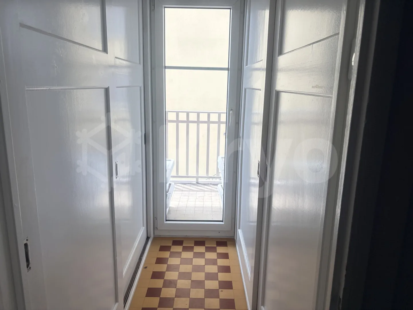BEAUTIFUL 4-ROOM BRIGHT APARTMENT - Photo 8 of 12