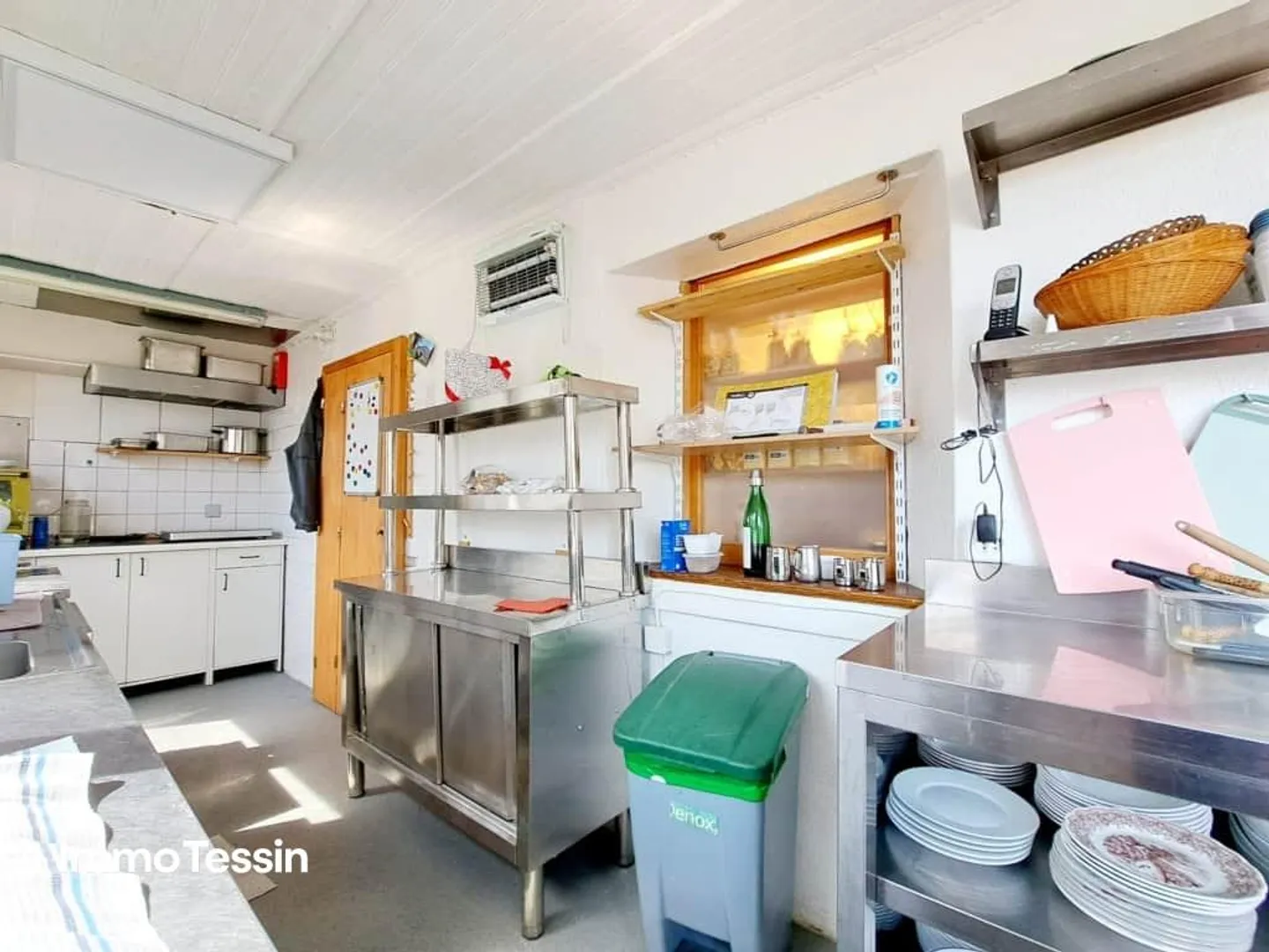 Cafe de la Poste: Historisches Cafe mit 8 Zimmern in Loco zu verkaufen - Foto 13 von 13