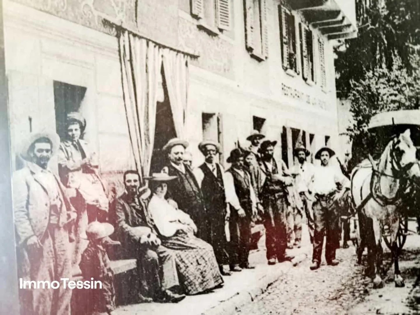 Cafe de la Poste: Historisches Cafe mit 8 Zimmern in Loco zu verkaufen - Foto 12 von 13