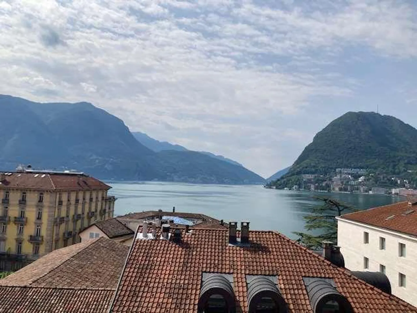 LUGANO : PENTHOUSE PRESTIGIEUX AU CENTRE - Photo 1 sur 13