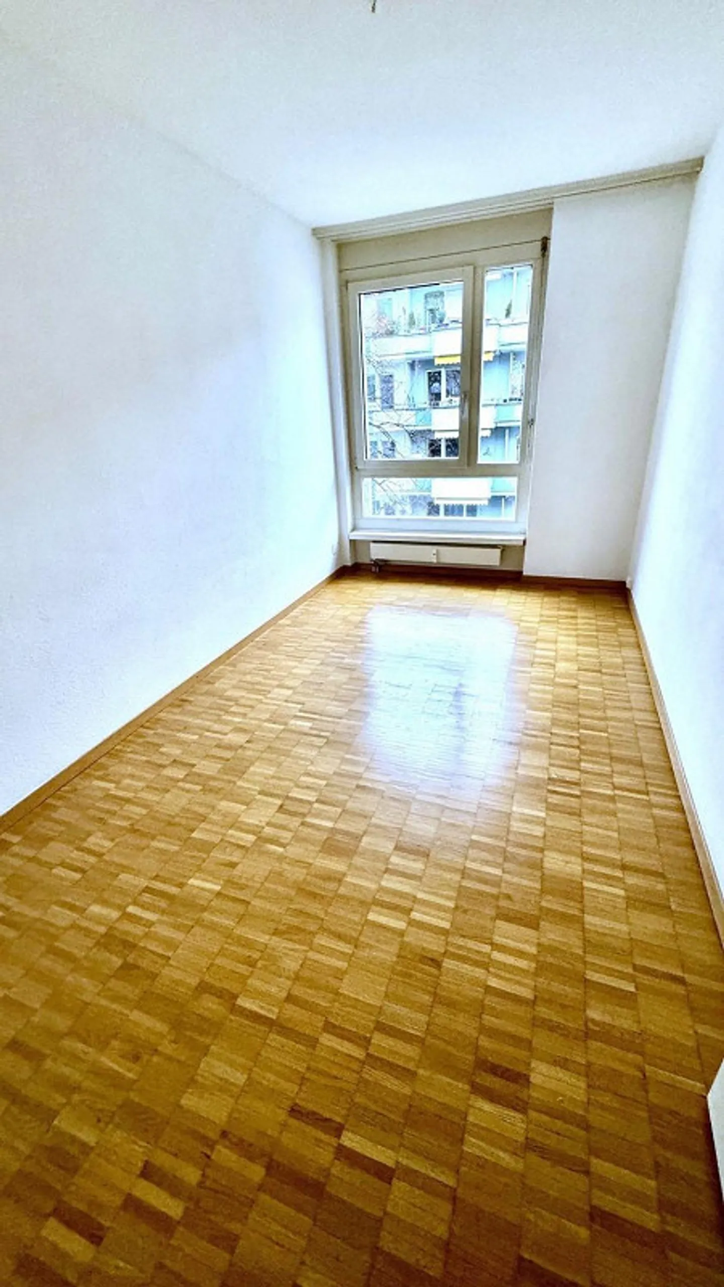 Emplacement ensoleillé et grandes fenêtres, à 5 minutes à pied du lac de Zurich - Photo 7 sur 11