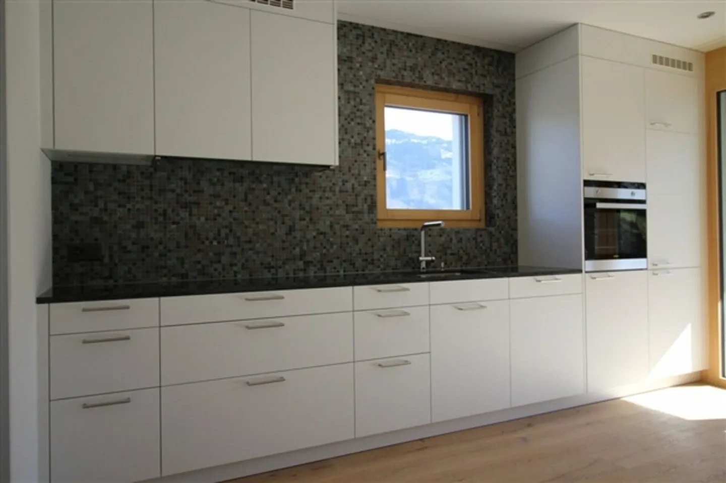 Appartement de jardin attrayant de 2,5 pièces à Sevelen - Photo 4 sur 7