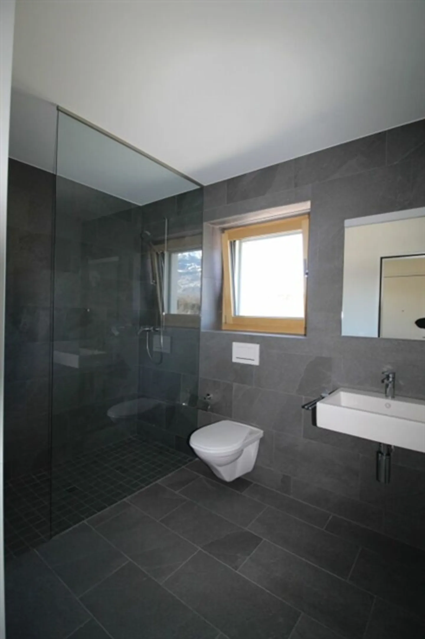 Appartement de jardin attrayant de 2,5 pièces à Sevelen - Photo 6 sur 7