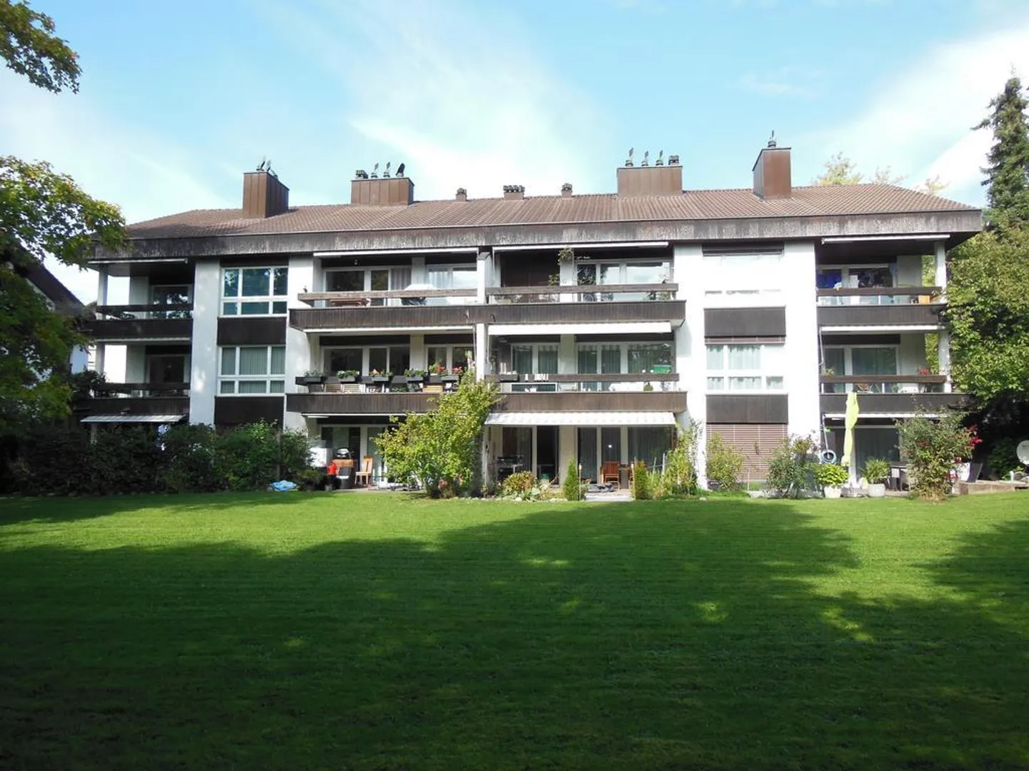 4.5-room apartment with patio and fireplace in Bassersdorf - Photo 1 of 6