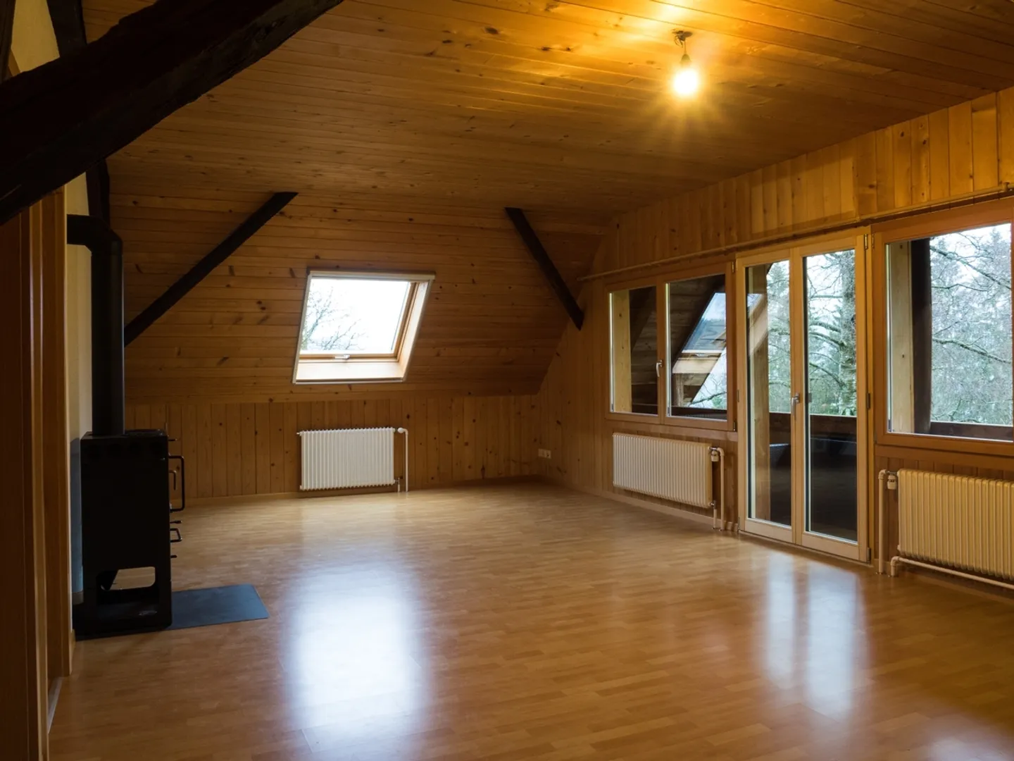 Attico di 4,5 stanze in posizione tranquilla e soleggiata - Foto 1 di 11