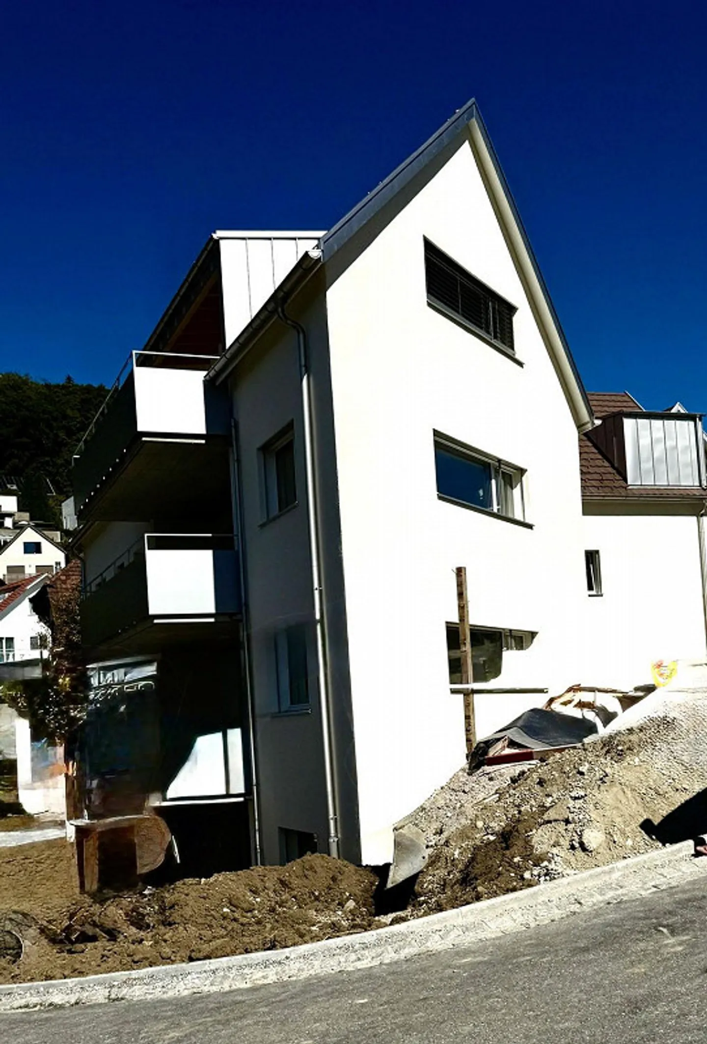 Grosser sonniger Sitzplatz an sehr ruhiger Lage - Foto 1 di 8