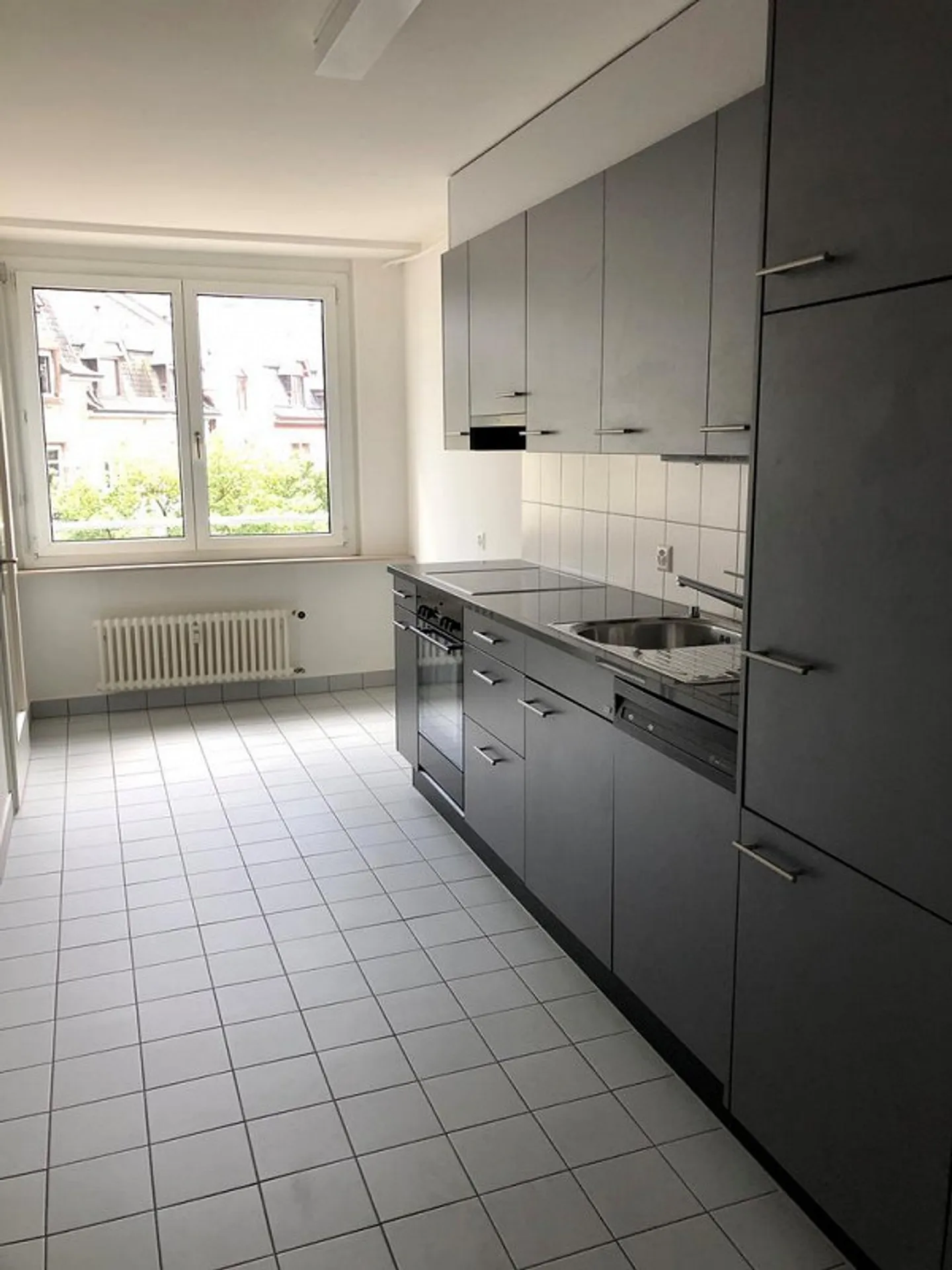 Spacious 3.5-room apartment in Kleinbasel - Photo 3 of 8