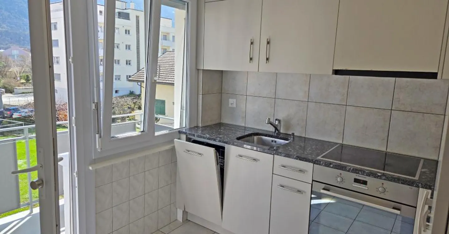Sierre - Bright 3.5 rooms - Photo 2 of 3