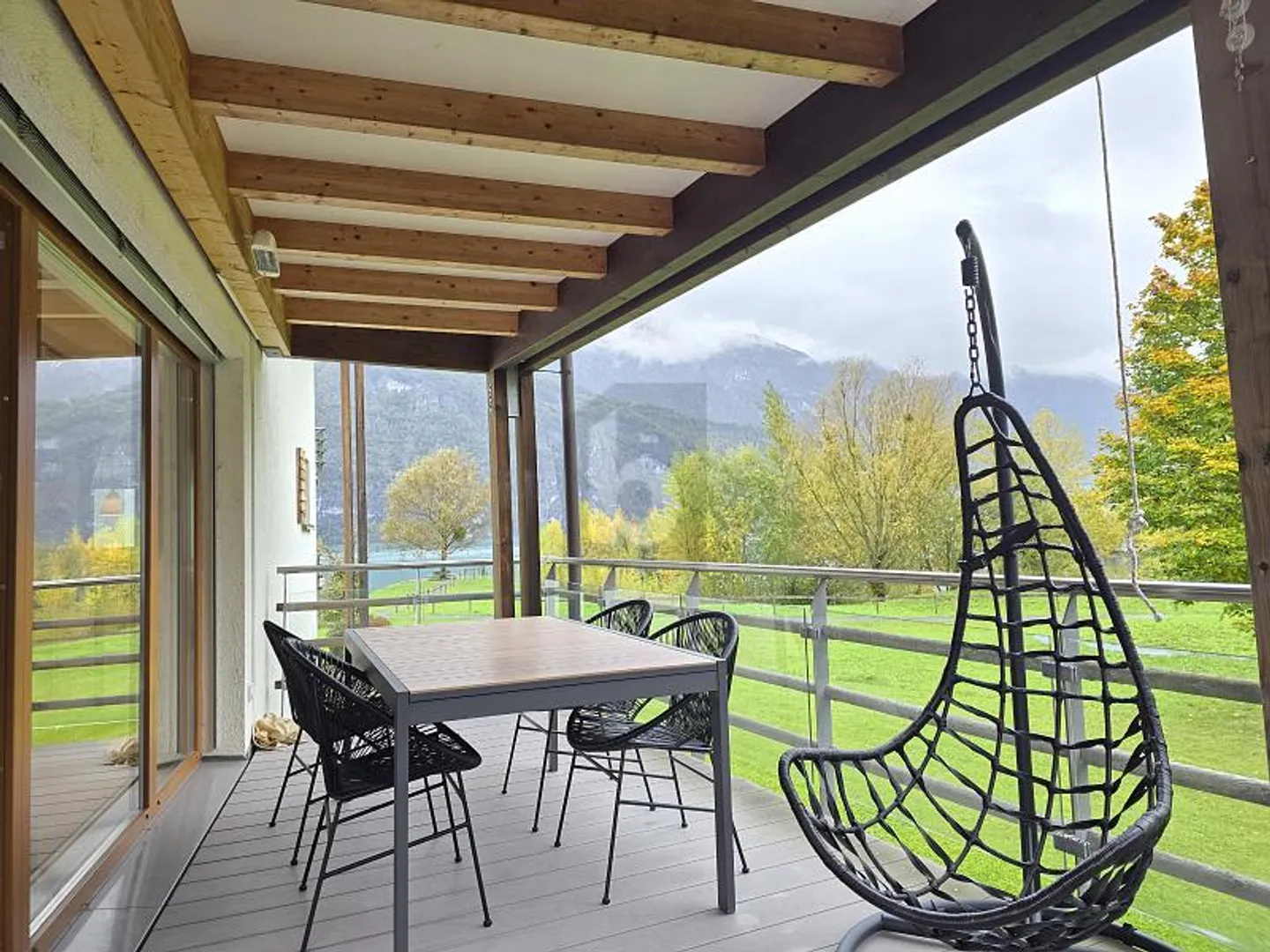 EXKLUSIVE SEESICHT MIT PANORAMA AUF BERG - Foto 1 di 6