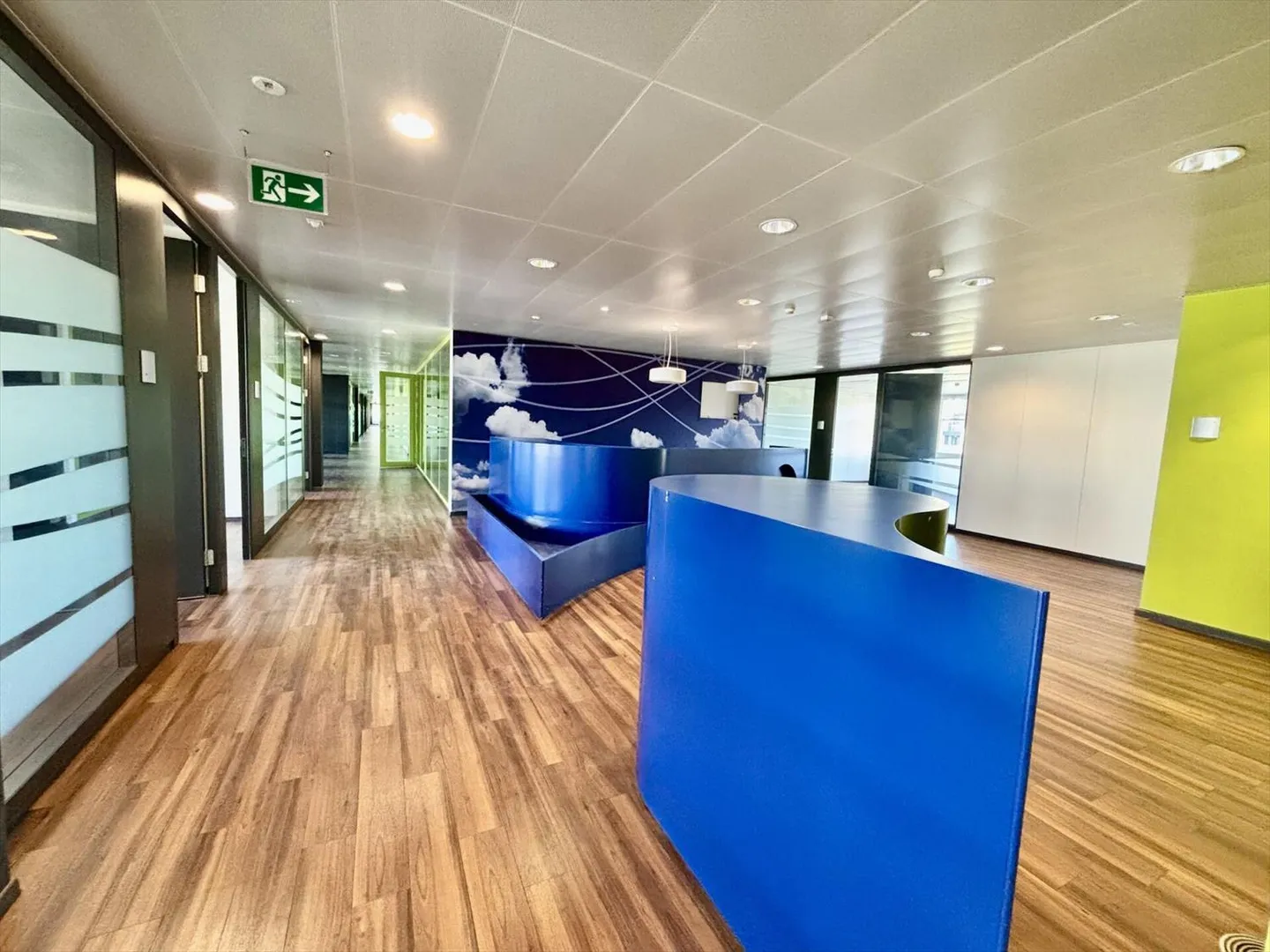 Superb office space in a very beautiful and accessible environment: CFF & Highway - Photo 6 of 10