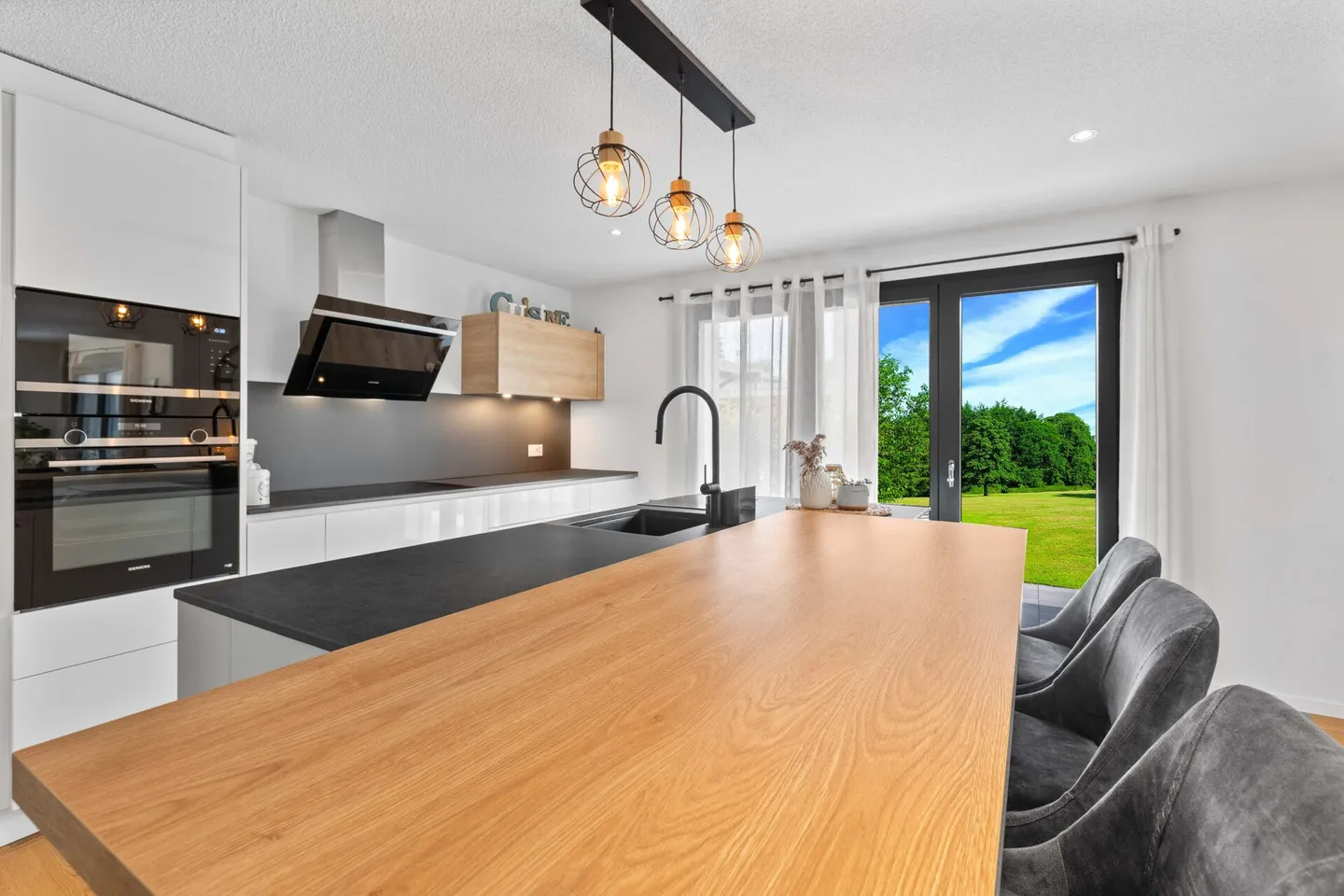 Villa indipendente di 5,5 stanze a Penthéréaz - Foto 2 di 8