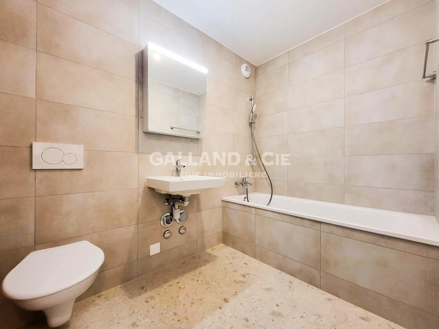 Appartement moderne à St-Aubin - Photo 6 sur 9