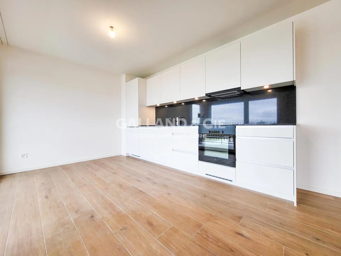 Appartement moderne à St-Aubin - Photo 2 sur 9