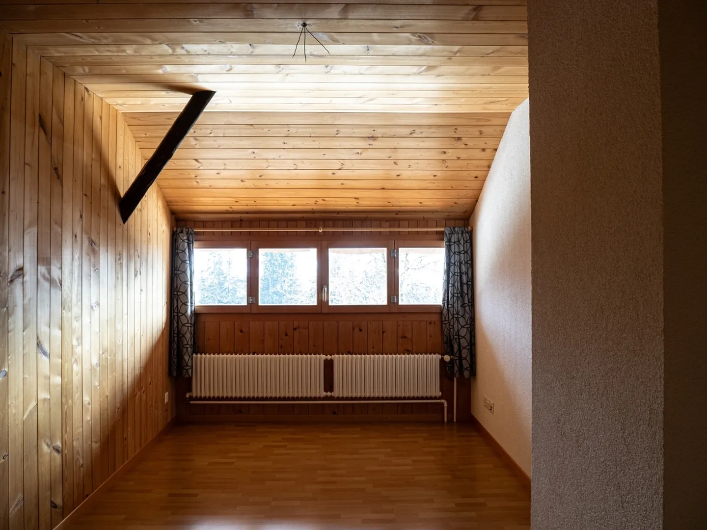 Attico di 4,5 stanze in posizione tranquilla e soleggiata - Foto 6 di 11