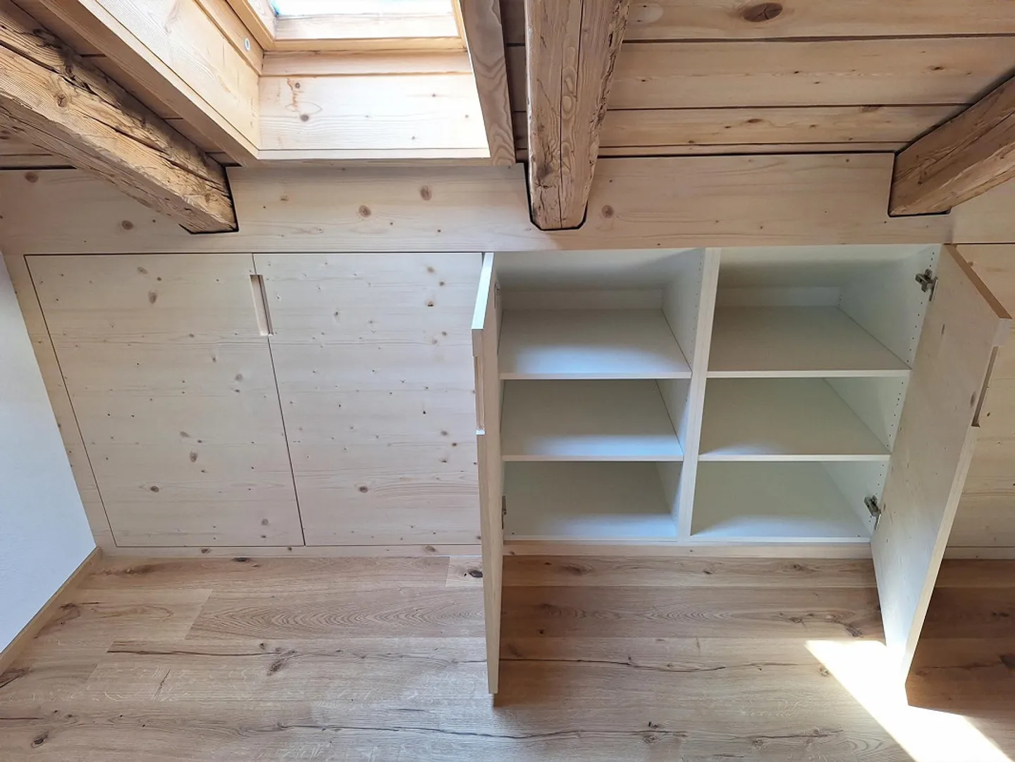 Charmantes Dachstudio mit Balken - Foto 6 von 7