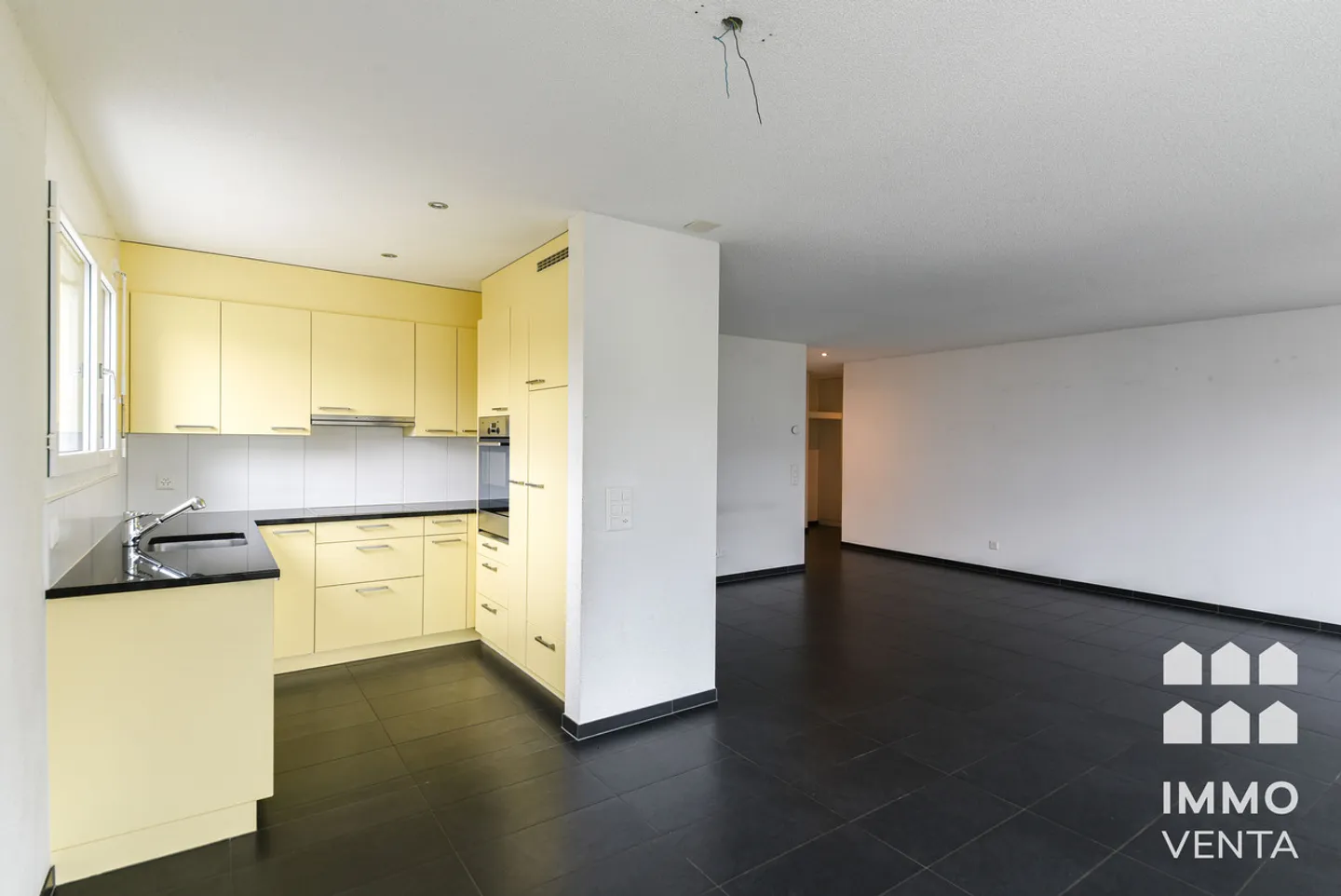 Modernes Apartment in Brügg - Foto 1 von 13