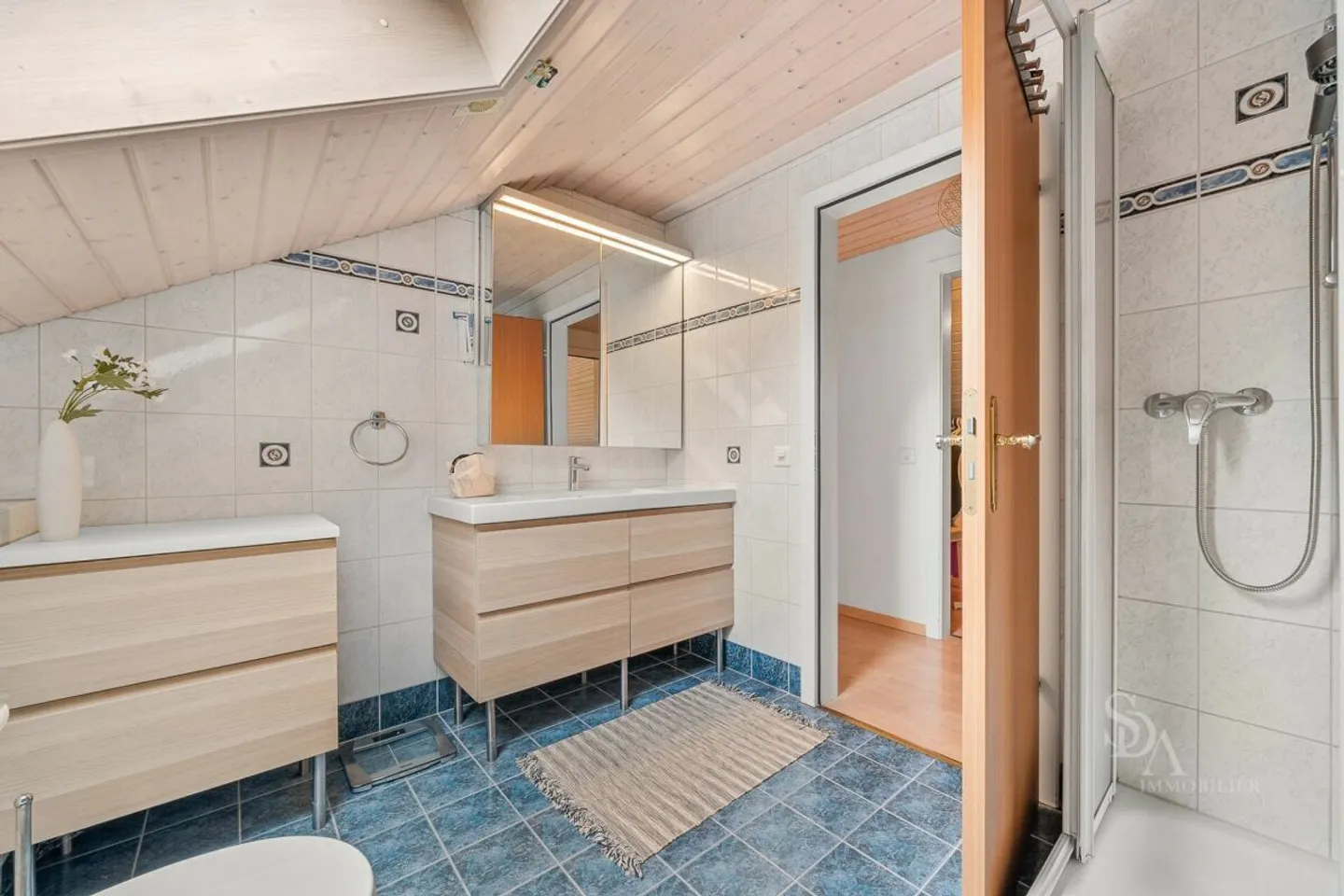 Large and Beautiful Single-Family Villa - Photo 9 of 13