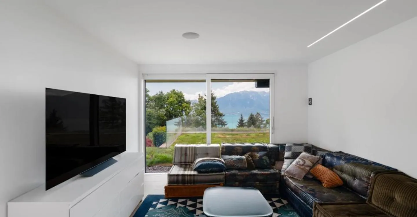Moderne Villa mit Seeblick - Foto 9 von 12