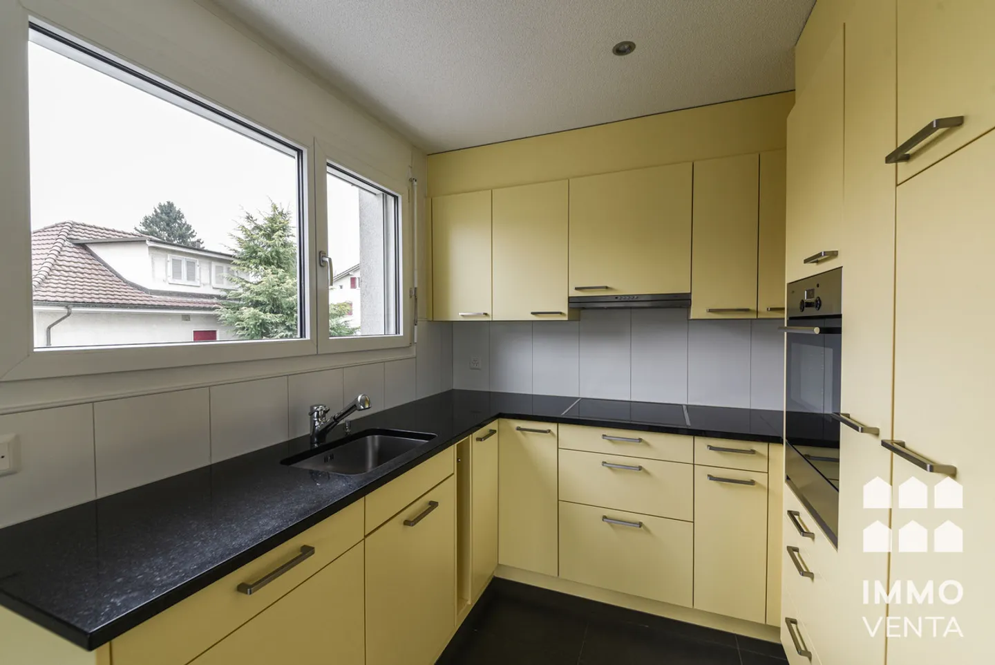 Modernes Apartment in Brügg - Foto 2 von 13